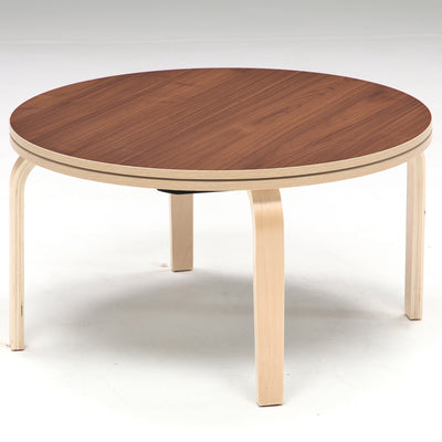 【シックに決まる万能テーブル】
深みのあるダークブラウンの天板は、お部屋の雰囲気をぐっと引き締め、冬のこたつとしてだけでなく、一年を通して使えるスタイリッシュなローテーブルです。