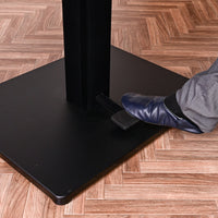 ガス圧のペダル式で天板が昇降します。