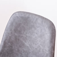 【細部までこだわった仕上げ】熟練の職人技が光る丁寧なステッチワークが、チェア全体のデザイン性を高めます。