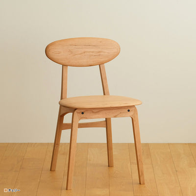 触り心地、掛け心地、そして使い勝手の良い家具を目指した広島県産家具「LISCIO(リッショ)」シリーズのサイドチェア。