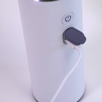 【繰り返し使えるUSB充電式】コードを差し込むだけで簡単に充電が完了し、電池交換の手間なく経済的にお使いいただけます。