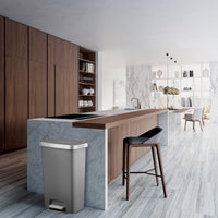 【暮らしに寄り添うデザイン】スリムなシルエットと洗練されたデザインは、現代のキッチン空間に美しく調和し、生活感を隠します。