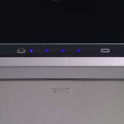 フタが開いた約5秒後には自動で閉まり、閉まるまでのタイミングはデジタルパネルのブルーLEDの表示で一目で分かります。