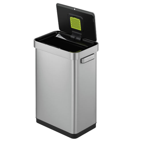 フタの裏には消臭剤を設置することのできる消臭ボックスが付いており、消臭剤をセットすることで生ゴミ等のイヤな臭いも消してくれることでしょう。