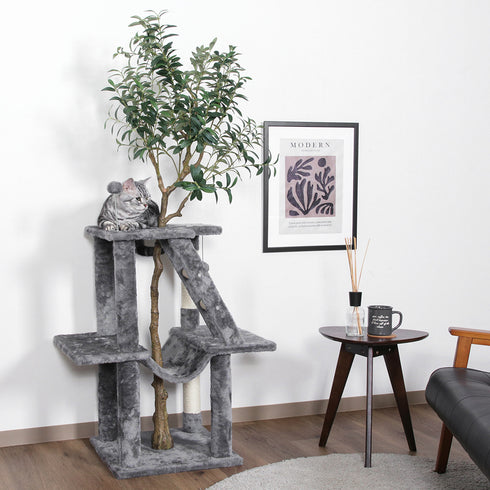 「マロン」は、気軽に移動ができる据え置きタイプで、タワー全体を触り心地の良いポリエステル生地でコーディングした、お家にも猫ちゃんにも優しいキャットツリーです。