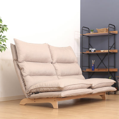 包み込まれるような座り心地でフィット感抜群な2人掛けハイバックフロアチェア。