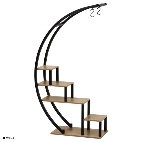 【空間を引き締める、ブラックアーチ】
空間をキリッと引き締めるブラックのフレームは、グリーンや小物の色を鮮やかに見せ、シックでモダンなインテリアを演出するのに最適です。