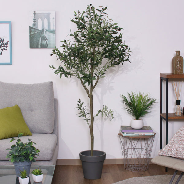 本物の植物のようなリアルな質感を再現した、オリーブのフェイクグリーンです。