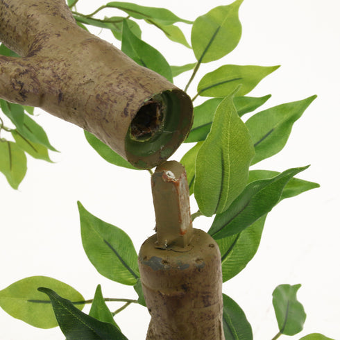 ジョイント式なので簡単に組立ができ、使用しない時はコンパクトに保管しておくことが可能です。