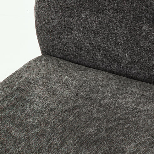 【優しい肌触りのファブリック】
さらりとして一年中快適なポリエステル100%の生地は、優しい風合いで、あなたのリラックスタイムを包み込みます。