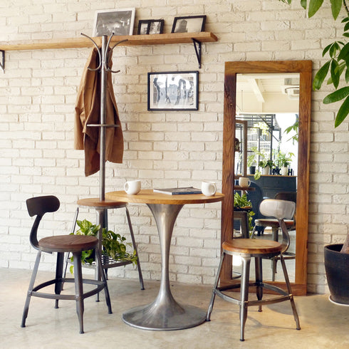 なるべく周囲の装飾をシンプルにすることで、空間にアクセントを与えてくれるこちらの家具をより際立たせてくれることでしょう。