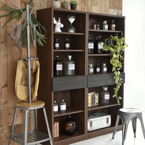 なるべく周囲の装飾をシンプルにすることで、空間にアクセントを与えてくれるこちらの家具をより際立たせてくれることでしょう。