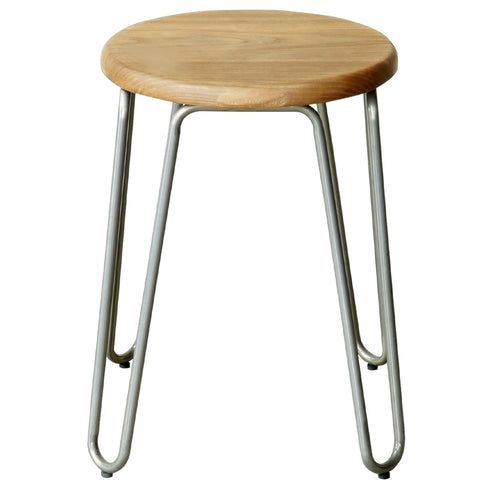 シンプルなフレームデザインと無垢材が、オシャレなカフェのようなインダストリアルな雰囲気をつくってくれることでしょう。