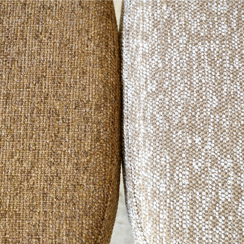 座面の張地はブラウンとナチュラルから、お部屋の雰囲気に合わせてお選びいただけます。