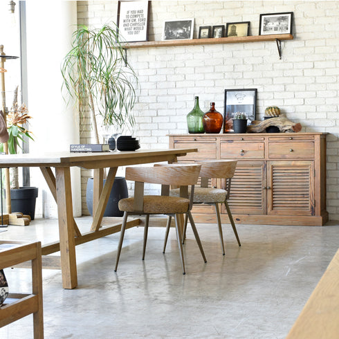 ビンテージテイストやカフェテイストにピッタリの一脚です。