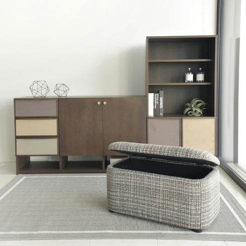 【届いたその日から、暮らしが変わる】
面倒な組み立ては一切不要の完成品だから、箱から出してすぐに設置でき、急な来客にも慌てない、すっきり片付いた理想のお部屋が手に入ります。