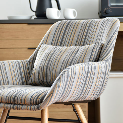 背クッション付きで疲れにくく、深く腰掛けることもできるので、ダイニングチェアやパーソナルチェアとしてぴったりです。