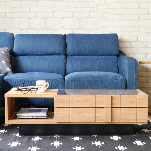 木の温もりを感じるサモアシリーズのコレクションテーブルです。