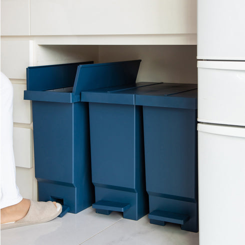 利便性が高く衛生的なペダル式ですので、幅広いシーンで活躍してくれるダストボックスです。