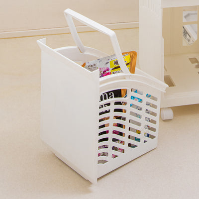 【持ち運べるストッカーとして】
洗剤や食品のストックなど、ごちゃつきがちな物をひとまとめにでき、ハンドル付きなので使いたい場所へさっと持ち運べて大変便利です。