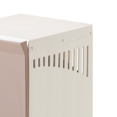 【通気性にも配慮】
側面にはスリットが入っており、湿気のこもりやすいランドリー周りでも安心してお使いいただけます。