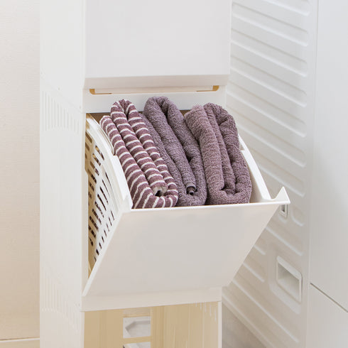 【引き出してそのまま使える】
バスケットは引き出すとロックされ、洗濯物の出し入れやストック品の補充が驚くほど快適になります。