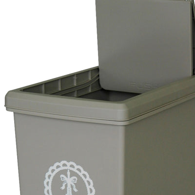 内側に袋止めがついているので、外からポリ袋が見えてしまうこともありません。