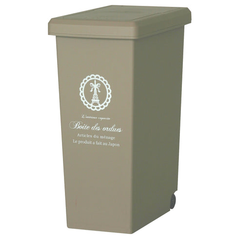 開閉スムーズなワンタッチ式のスライドペール、コンパクトな20Lタイプです。