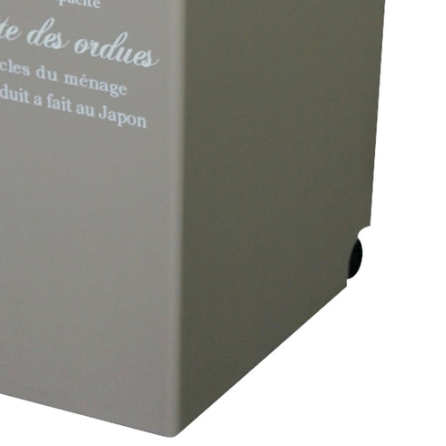 下部後方にはキャスターが2個ついております。