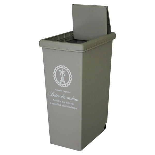 開閉スムーズなワンタッチ式のスライドペール、コンパクトな30Lタイプです。