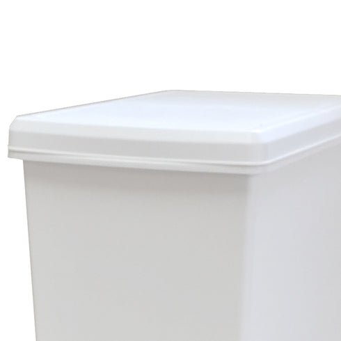 本体上部には引手があり掃除をしたりポリ袋を交換する際にも簡単に動かせます。