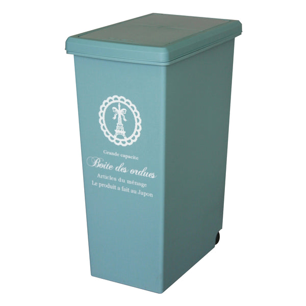 【爽やかなブルーでお洒落に】
清潔感のあるブルーは、サニタリースペースにもぴったりで、大容量の45Lだからゴミがたくさん入って安心です。