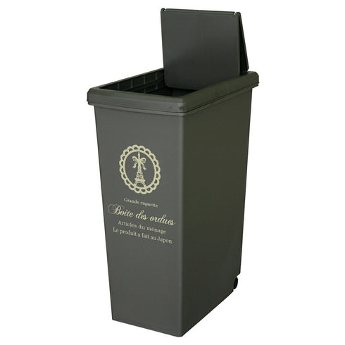 【お手入れ簡単でいつも清潔】
フタは取り外して丸洗いできるので、汚れがちなゴミ箱も、いつでも簡単に清潔な状態を保てます。