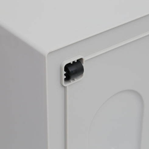 使用場所やシーンに合わせて移動方向を変えられるキャスターが付いており、スムーズに移動ができます。