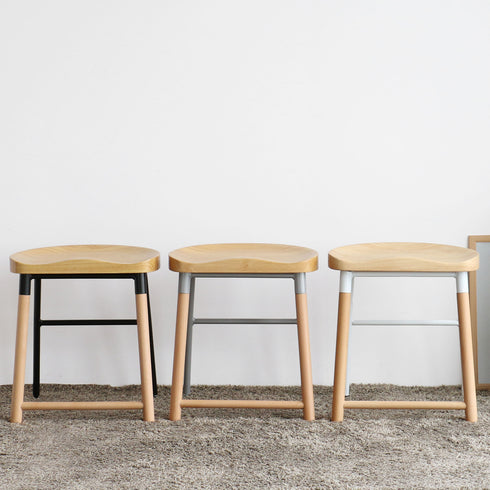 【どの色で、お部屋を彩る?】
シックなブラック、調和のグレー、清潔感のホワイトと、お部屋のテイストに合わせて選べる3つのカラーが、あなたの個性を引き立てる空間作りをお手伝いします。