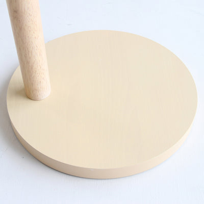 【ミニマルで安定感のある土台】
全体をしっかりと支える直径約30cmの円形台座は、見た目もシンプルで美しく、約3kgの程よい重量が安定感を生み出し、日々の暮らしを静かに支えます。