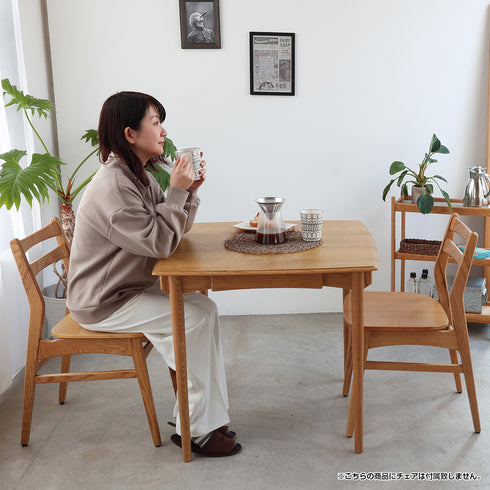 ヘリテ ダイニングテーブル(W800×D800×H720)