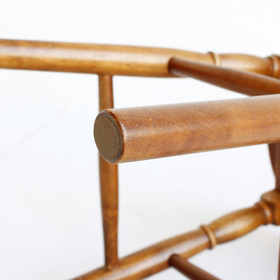 【床に優しい、キズ防止フェルト】
集合住宅やフローリングのお部屋でも安心してお使いいただけるよう、脚の裏には床を保護するキズ防止フェルトが付属しているため、細やかな配慮が光ります。