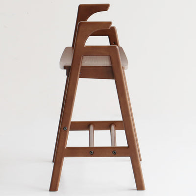 【安心を届ける、こだわりの設計】
使う人のことを考えた握りやすい手すりの形状と、角を丸く仕上げた優しいデザインで安心してお使いいただけます。