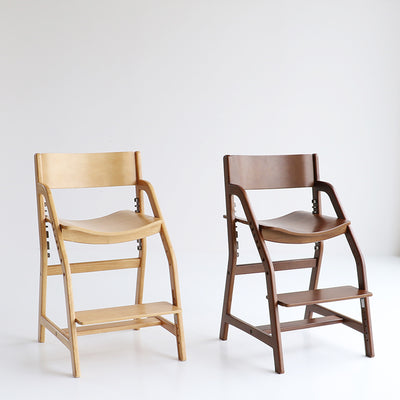 【小さなお子様にも安心な設計】
すべての角に丸みを持たせることで、小さなお子様が使う際にも安心で、天然木のさらりと優しい肌触りが心地よいチェアです。