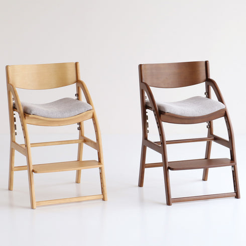 【選べる2つのカラー】
お部屋の雰囲気に合わせて、温かみのあるナチュラルと、落ち着きのあるブラウンからお選びいただけます。