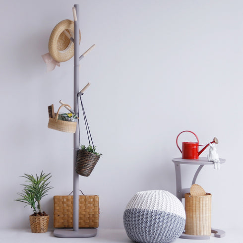 【省スペースでも活躍】
幅32cmのスリム設計だから、玄関やリビングのちょっとした空きスペースにも無理なく置けて、毎日の使いやすさとおしゃれを両立します。