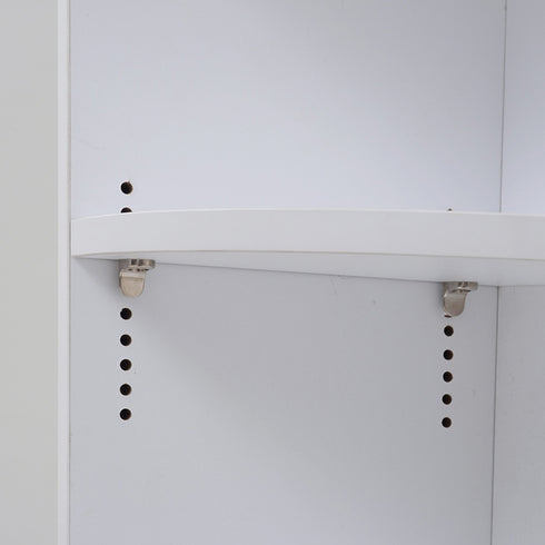 【高さ調節できる可動棚】
収納したいものの高さに合わせて棚板の位置を自由に変えられるから、スペースを無駄にすることなく、効率的に収納できます。