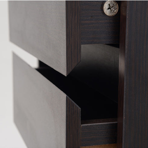 【細部までこだわった作り】
美しい木目調のデザインだけでなく、引き出しの内部など、見えない部分まで丁寧に作られているから、長く愛用できます。