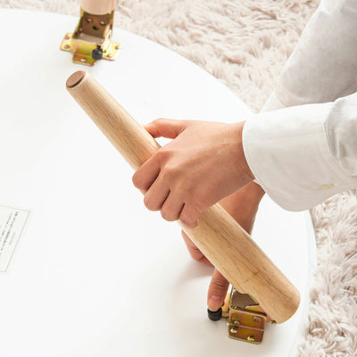 【届いたその日から使える】
面倒な組み立ては不要の完成品、さらに脚を簡単に折りたためるので、使いたい時にさっと取り出せます。