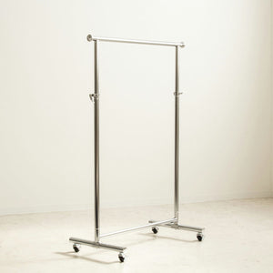 頑丈なスチールパイプと強度の高い構造で、耐荷重100kgを実現した幅90cmタイプの頑丈ハンガーラック。