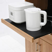 【手元で調理がはかどる】蒸気を気にせず使えるスライド棚は、炊飯や湯沸かしの作業をスムーズにし、日々の家事をサポートします。