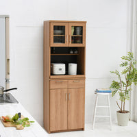 【洗練されたキッチンを演出】木目調とブラックの組み合わせがお洒落なレンジボードで、キッチンに北欧風の温かみをプラスします。