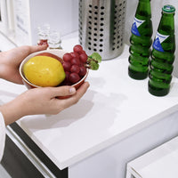 【天板も有効活用】ちょっとした物を置くのに便利な天板スペースで、ディスプレイも楽しめます。