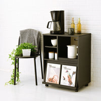 【おうちで楽しむカフェ時間】
キャスター付きで好きな場所へ動かせるから、リビングの一角を、こだわりのコーヒーと好きな音楽を楽しむ特別なカフェコーナーにしてみませんか。